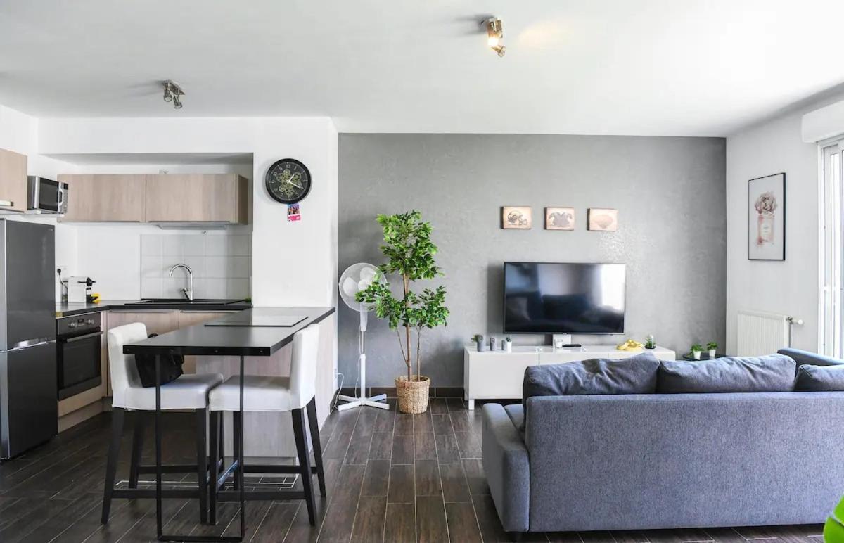 Superbe Appartement Avec Terrasse, Piscine & Parking Prive A Marsiglia Esterno foto