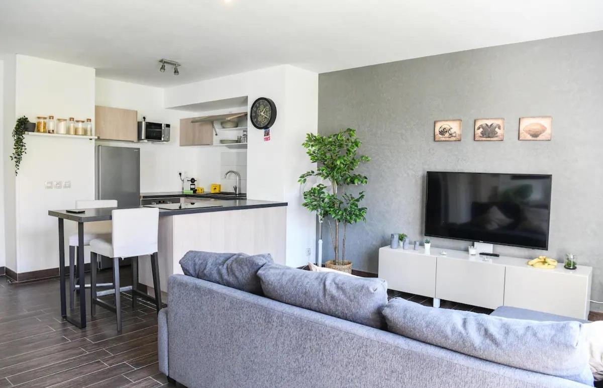 Superbe Appartement Avec Terrasse, Piscine & Parking Prive A Marsiglia Esterno foto